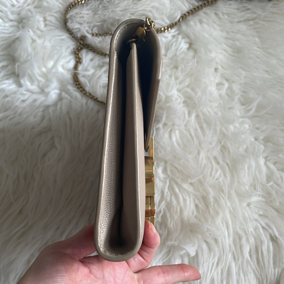 YSL Cassandra Wallet in Chain - Picture 9 of 17